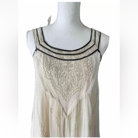 Sundance Women's Mesh  Ivory Lace Embroidered Dress Sleeveless Boho Size 8 - Picture 3 of 12